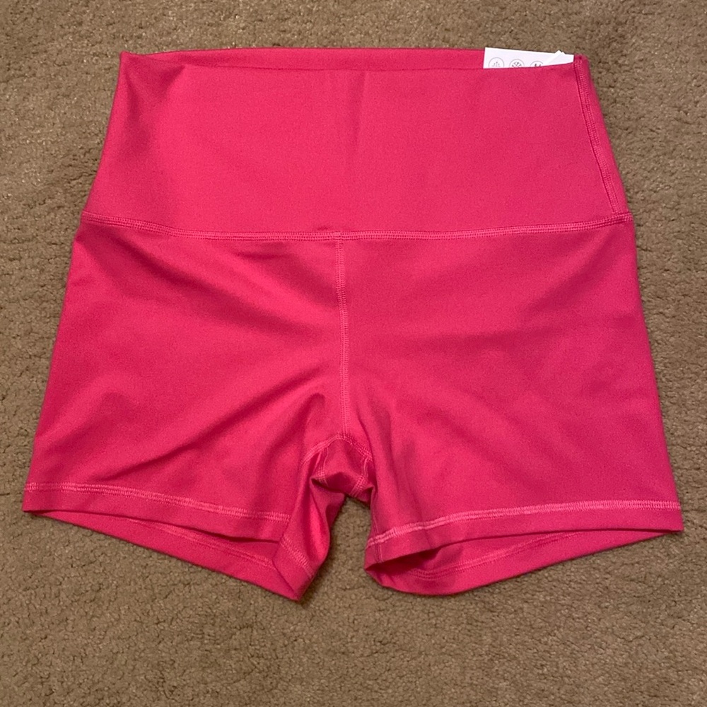 Gilly Hicks Active Recharge High-Rise Shortie 3”
